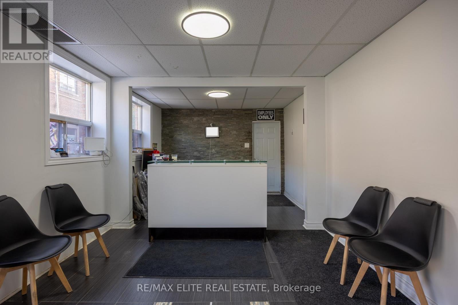 20 Jenet Avenue, Toronto, Ontario  M6H 1R4 - Photo 8 - W12663024