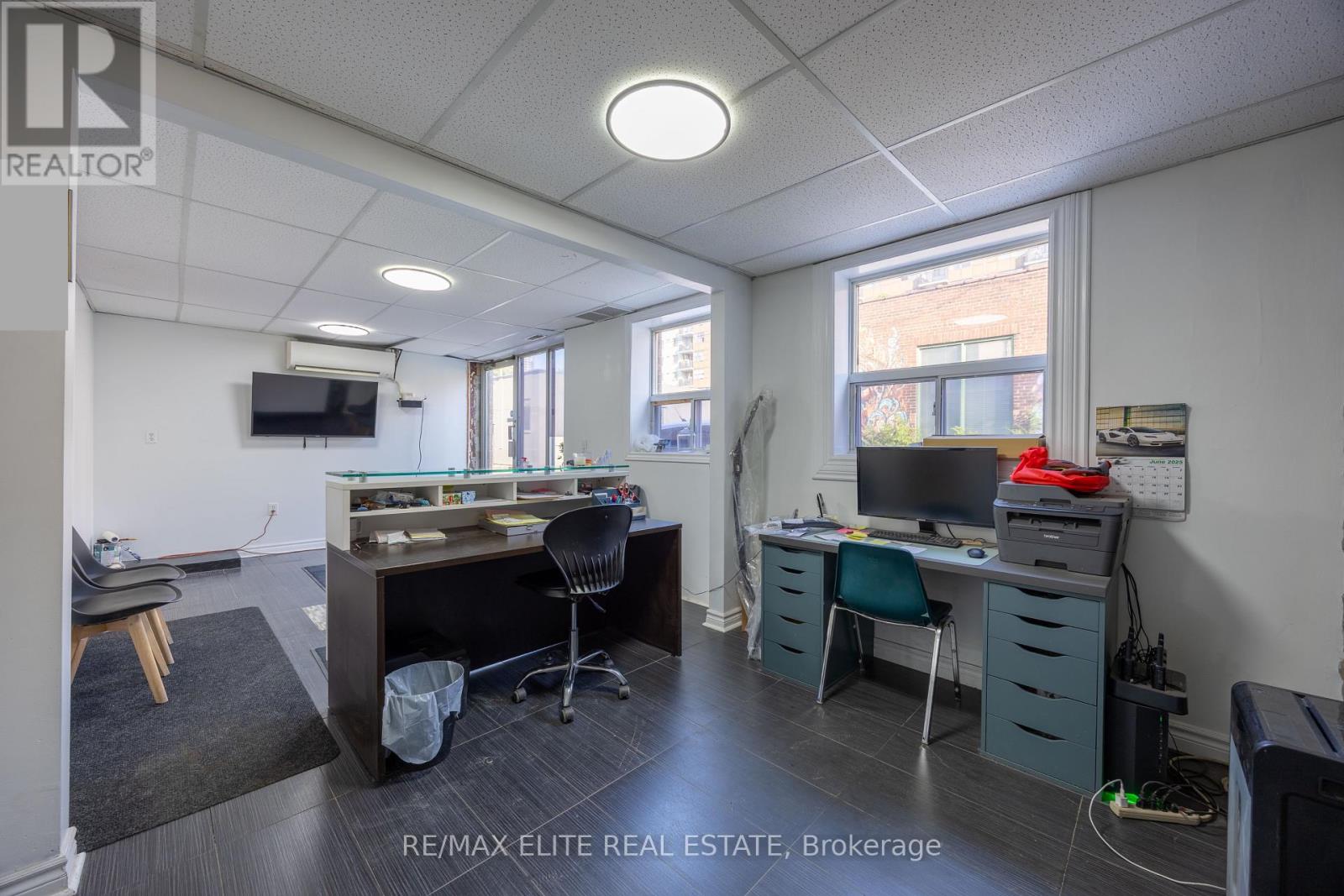 20 Jenet Avenue, Toronto, Ontario  M6H 1R4 - Photo 9 - W12663024