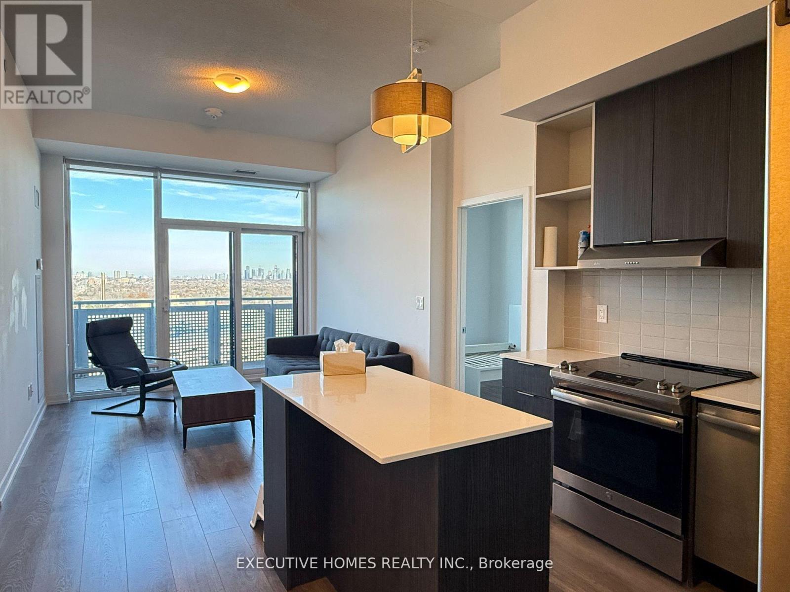 913 - 2520 Eglinton Avenue W, Mississauga, Ontario  L5M 0Y4 - Photo 2 - W12663062