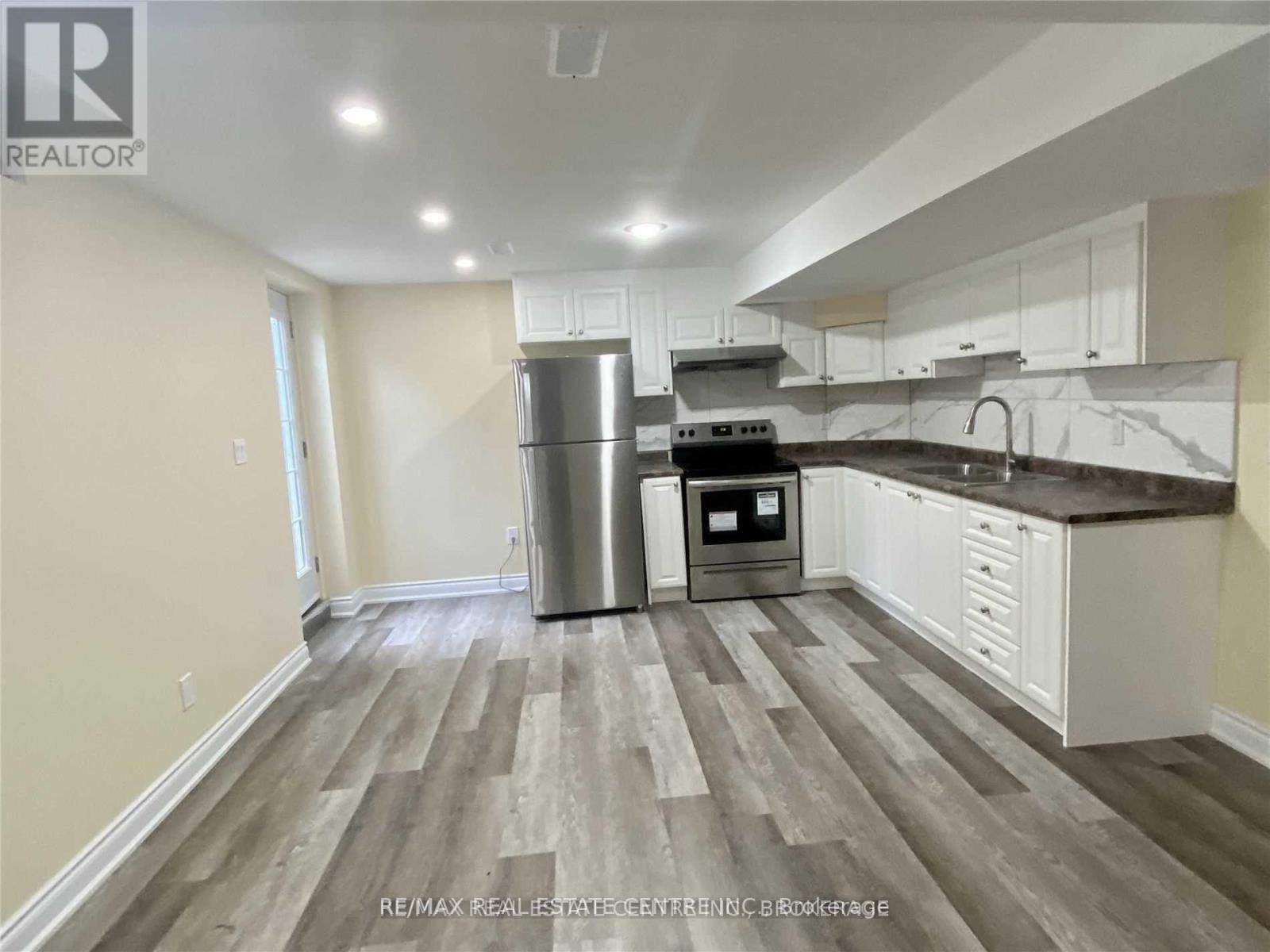 3804 Talias Crescent, Mississauga, Ontario  L5M 6L5 - Photo 3 - W12663130