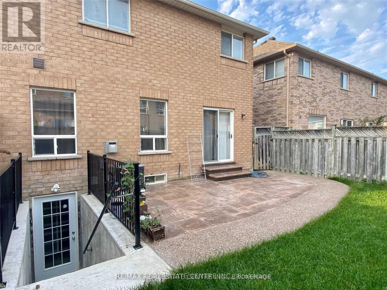 3804 Talias Crescent, Mississauga, Ontario  L5M 6L5 - Photo 9 - W12663130