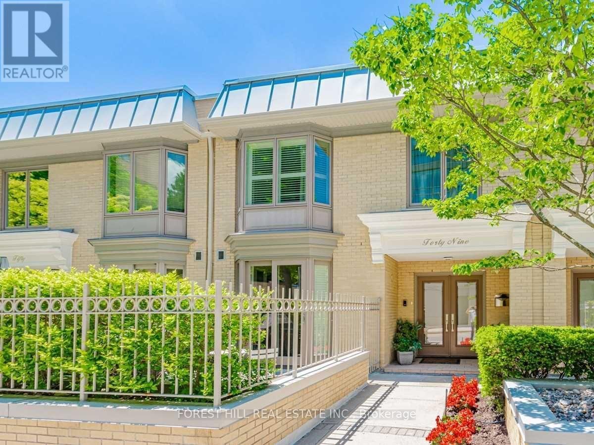 49 Lower Village Gate, Toronto, Ontario  M5P 3L7 - Photo 2 - C12662842