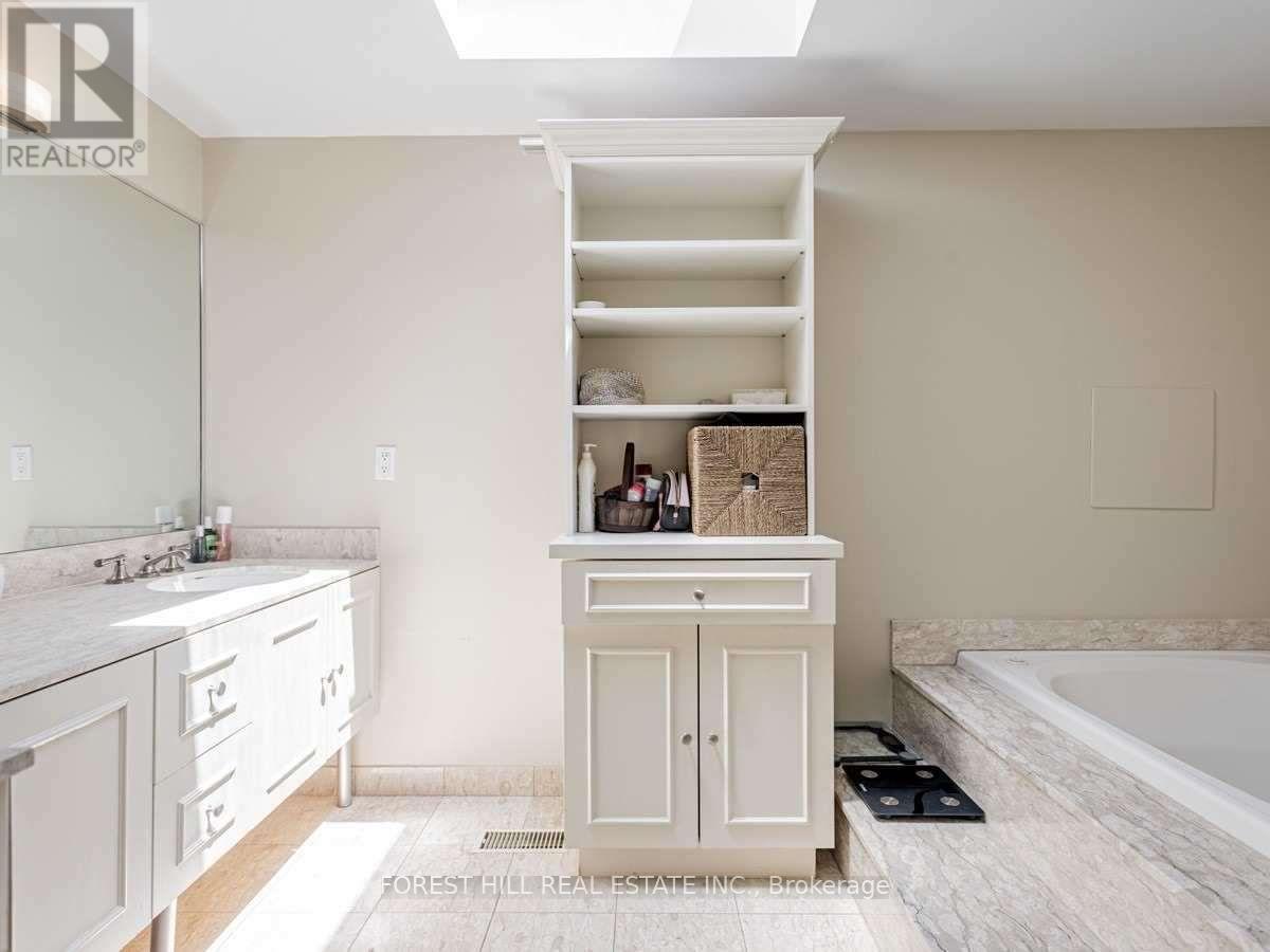 49 Lower Village Gate, Toronto, Ontario  M5P 3L7 - Photo 22 - C12662842