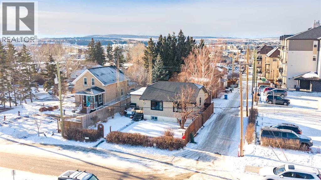 313 Ross Avenue, Cochrane, Alberta  T4C 1C9 - Photo 1 - A2276140