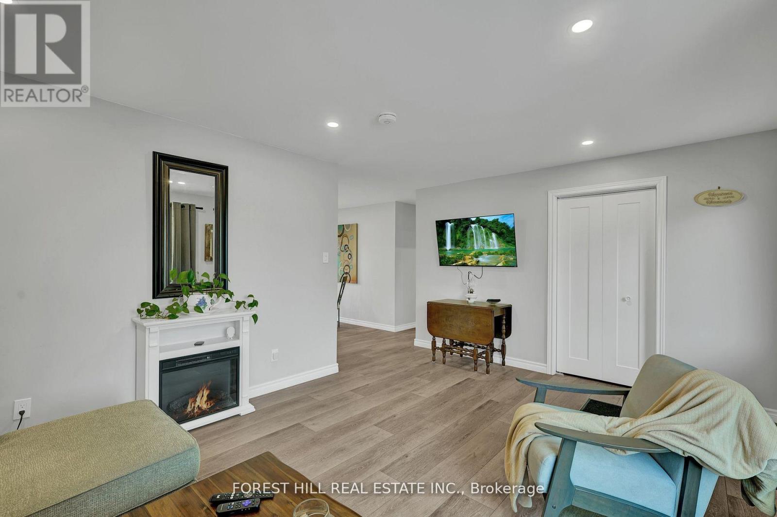 Main - 3 Wilson Avenue, Kawartha Lakes, Ontario  K9V 5S1 - Photo 2 - X12663026