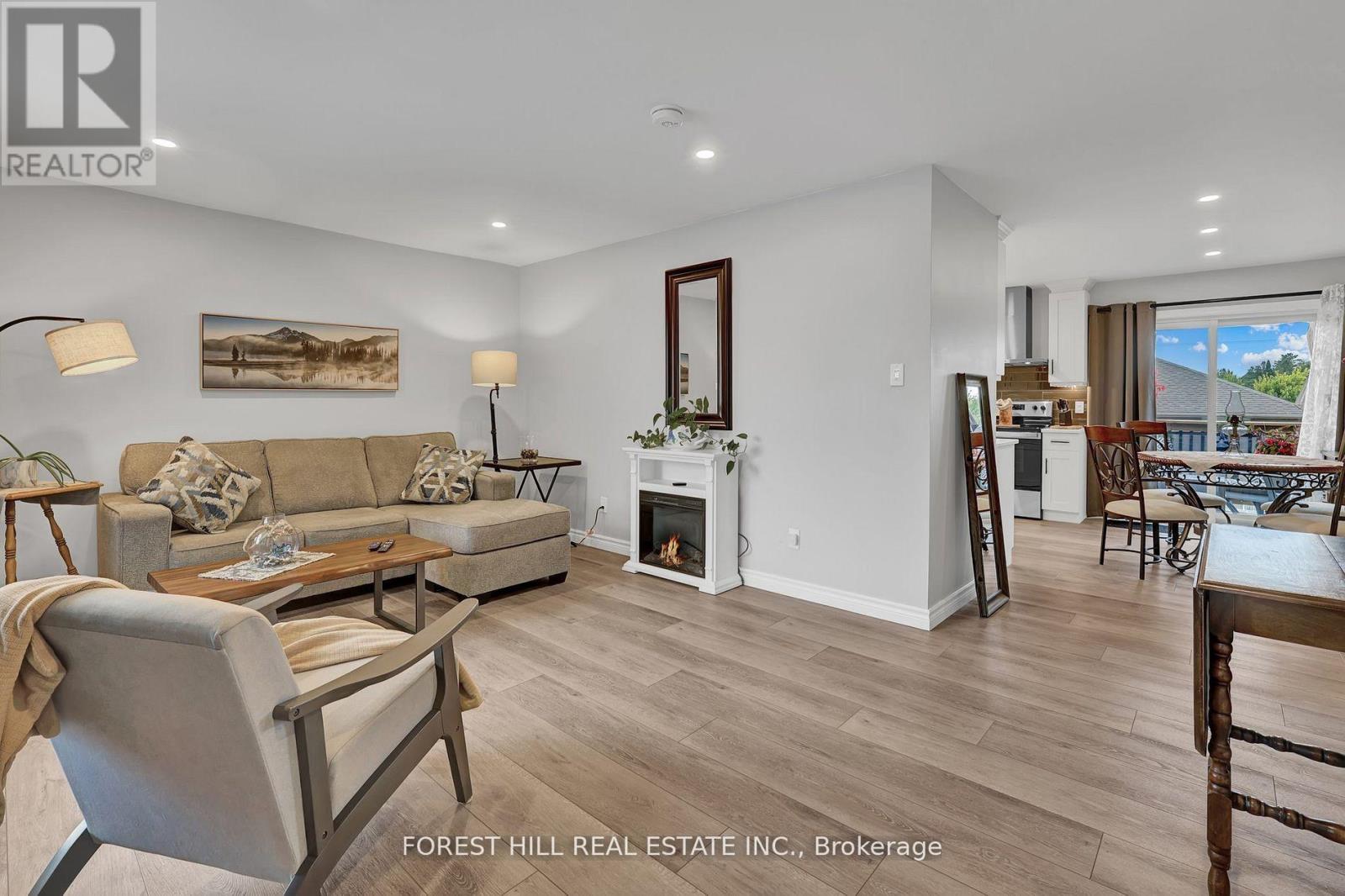 Main - 3 Wilson Avenue, Kawartha Lakes, Ontario  K9V 5S1 - Photo 5 - X12663026