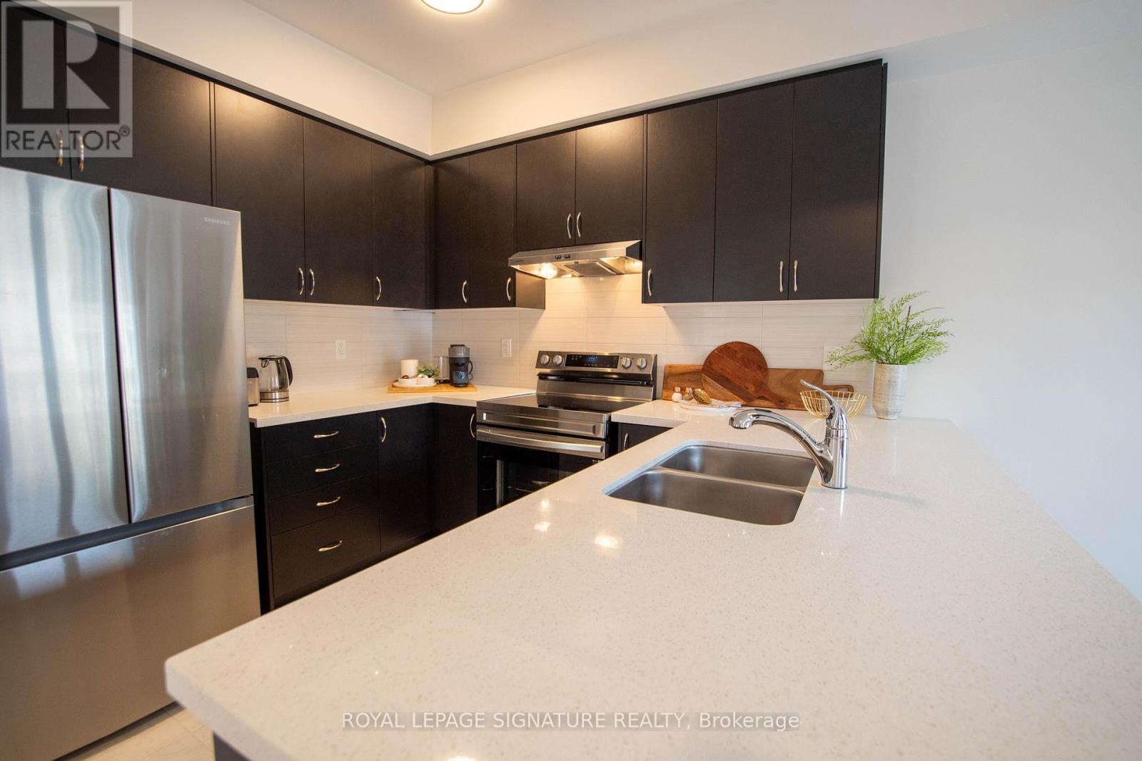 114 - 305 Garner Road W, Hamilton, Ontario  L9G 3K9 - Photo 3 - X12663036