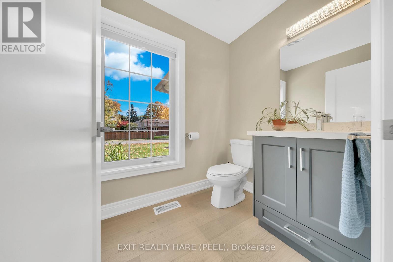 990 Haist Street, Pelham, Ontario  L0S 1E4 - Photo 20 - X12663050