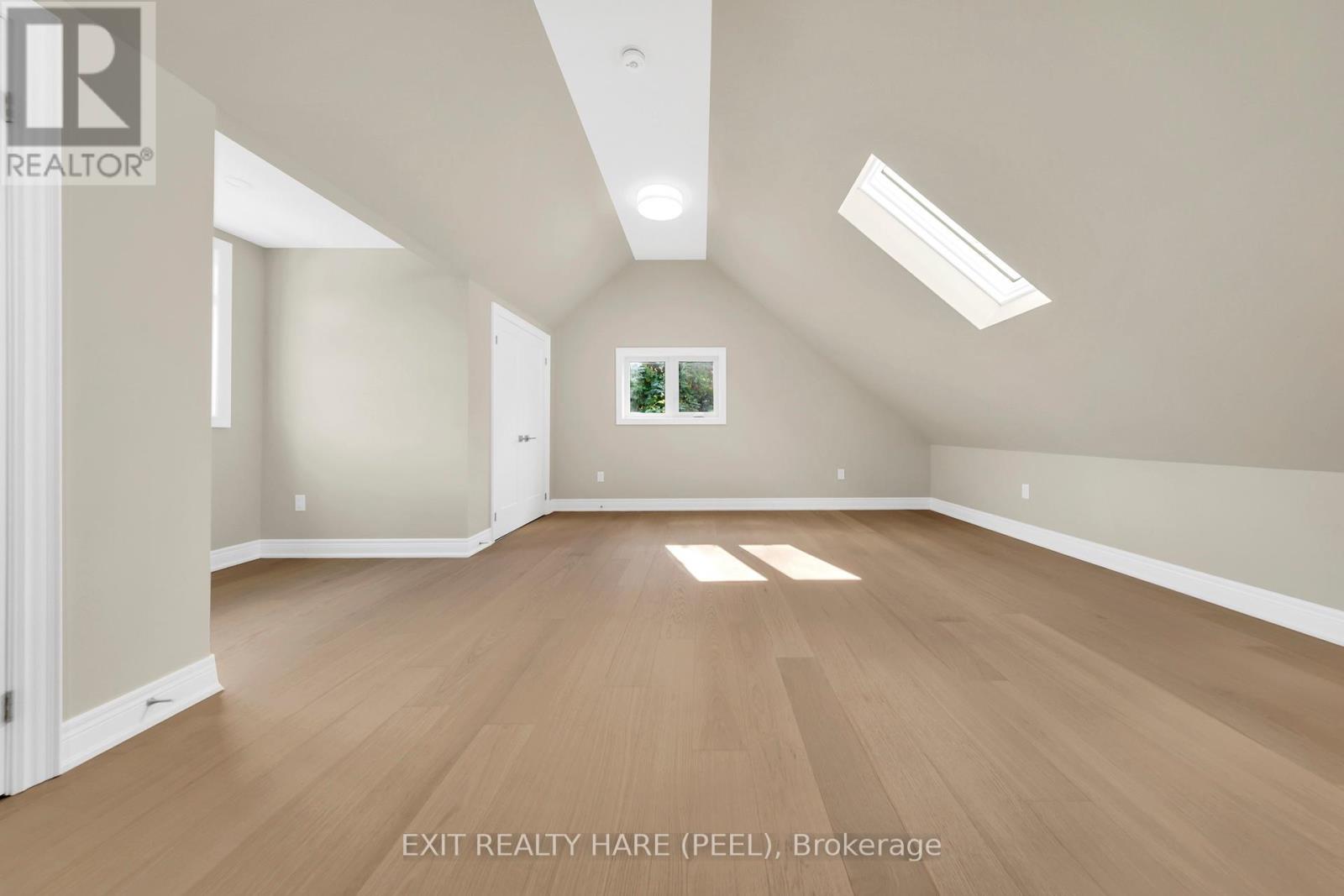 990 Haist Street, Pelham, Ontario  L0S 1E4 - Photo 21 - X12663050