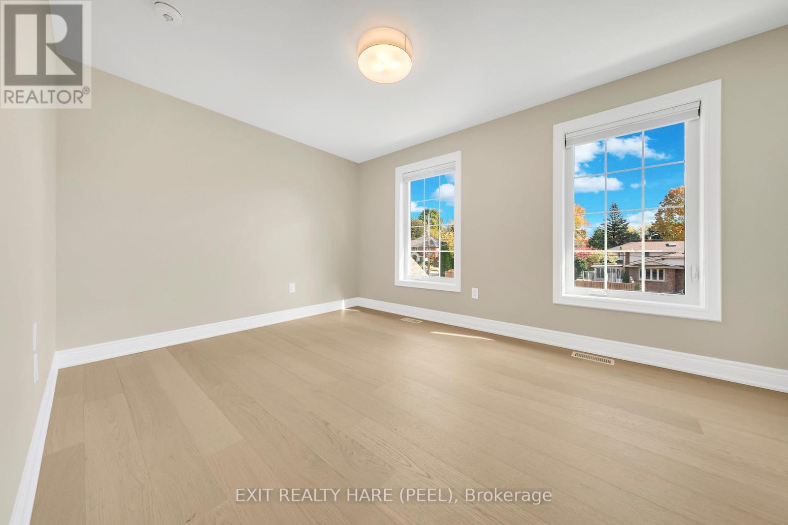 990 Haist Street, Pelham, Ontario  L0S 1E4 - Photo 27 - X12663050