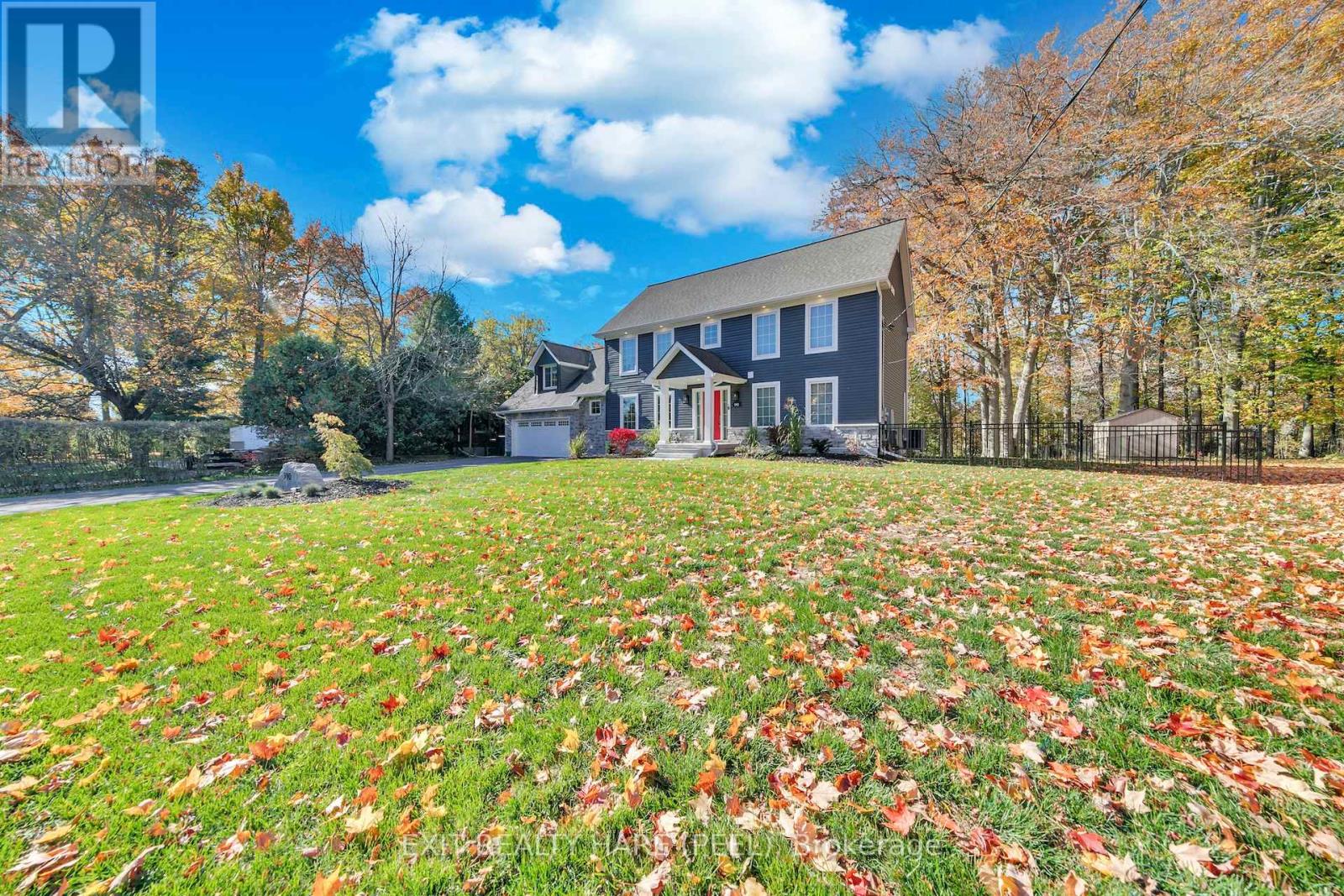 990 Haist Street, Pelham, Ontario  L0S 1E4 - Photo 3 - X12663050