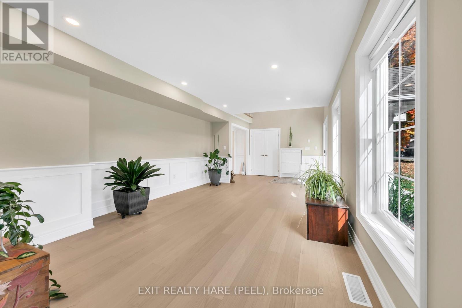 990 Haist Street, Pelham, Ontario  L0S 1E4 - Photo 6 - X12663050