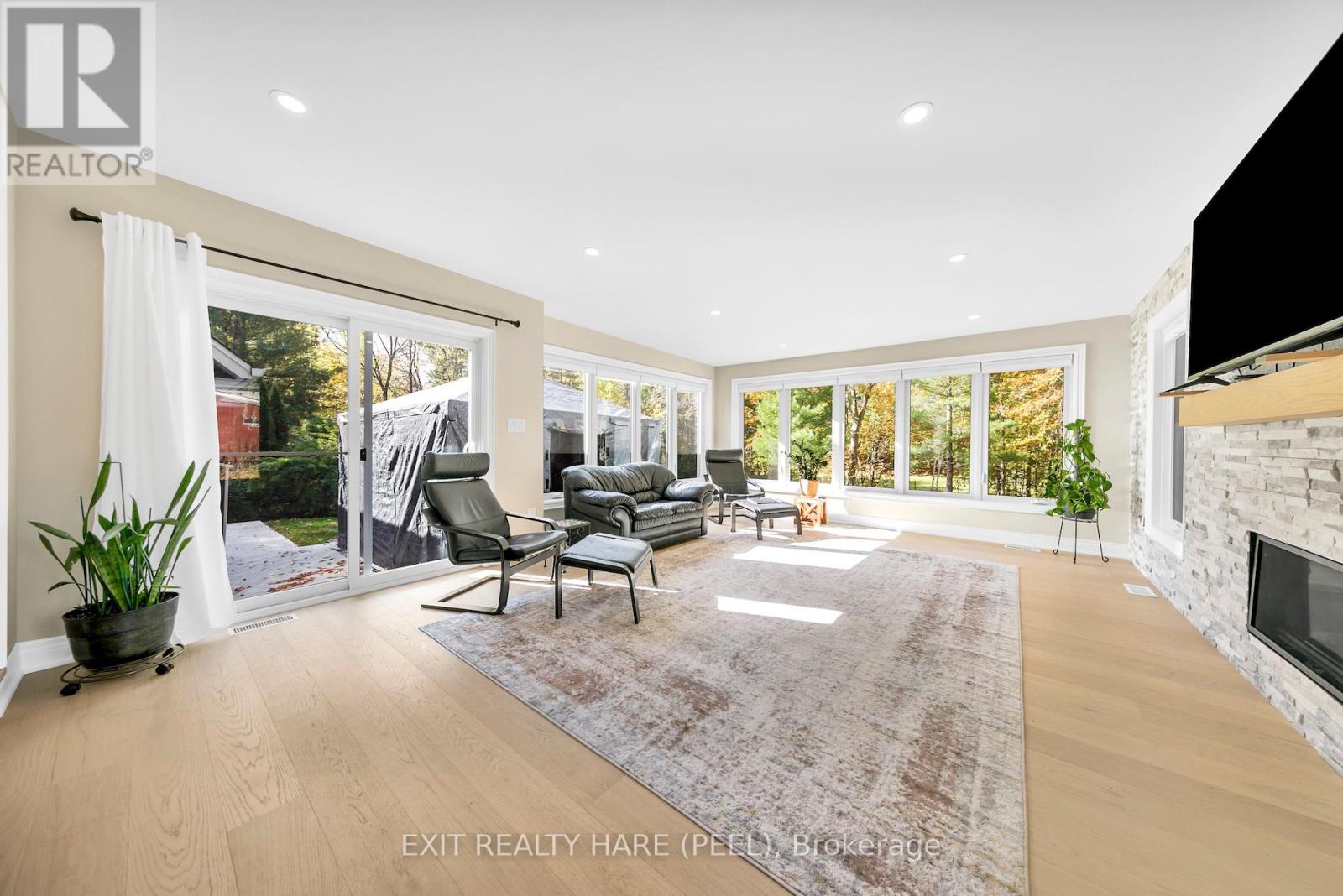 990 Haist Street, Pelham, Ontario  L0S 1E4 - Photo 9 - X12663050