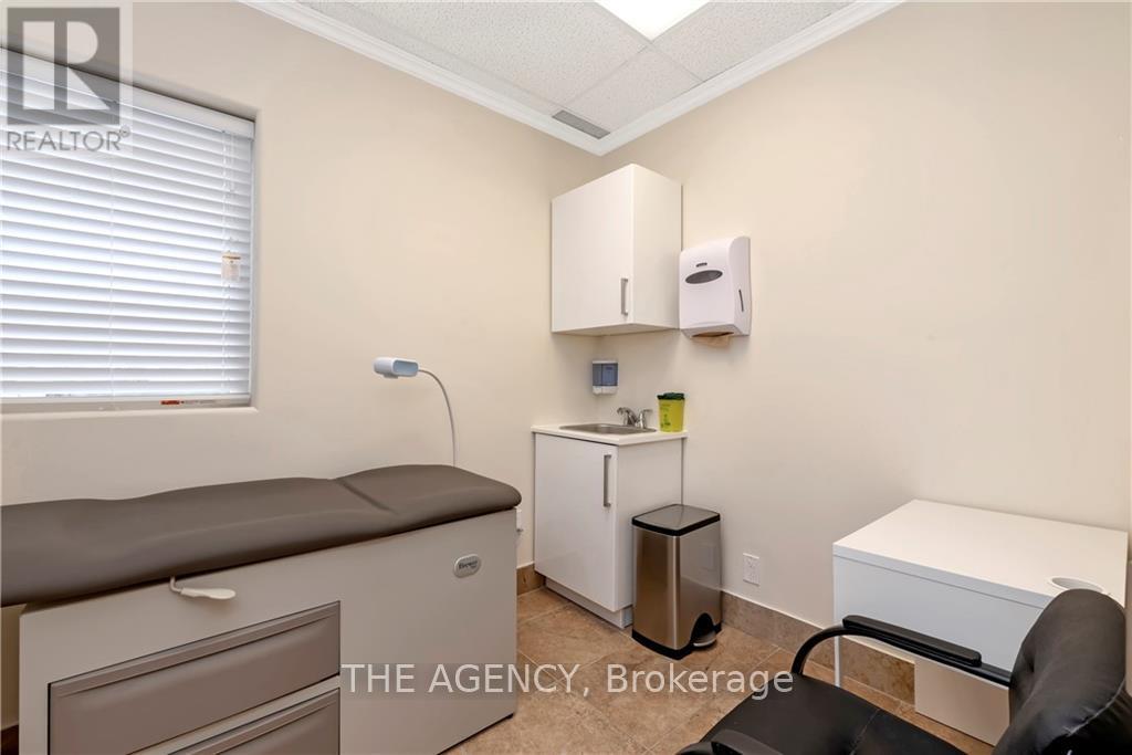 574 Upper James Street, Hamilton, Ontario  L9C 2Y6 - Photo 17 - X12663112