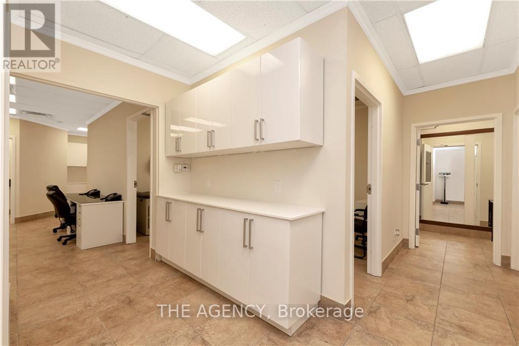 574 Upper James Street, Hamilton, Ontario  L9C 2Y6 - Photo 18 - X12663112