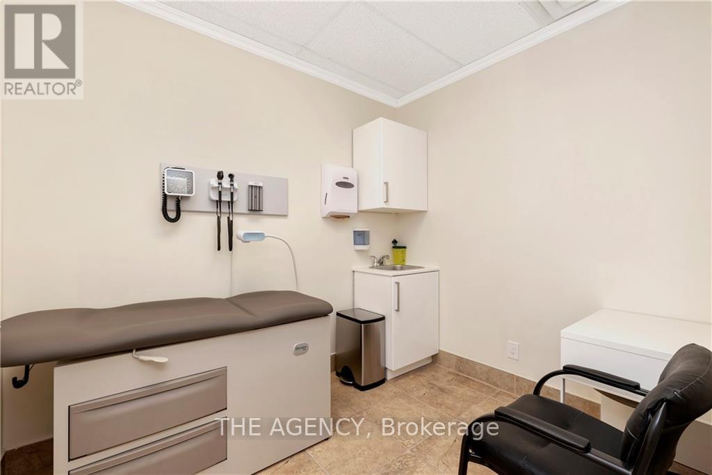 574 Upper James Street, Hamilton, Ontario  L9C 2Y6 - Photo 21 - X12663112