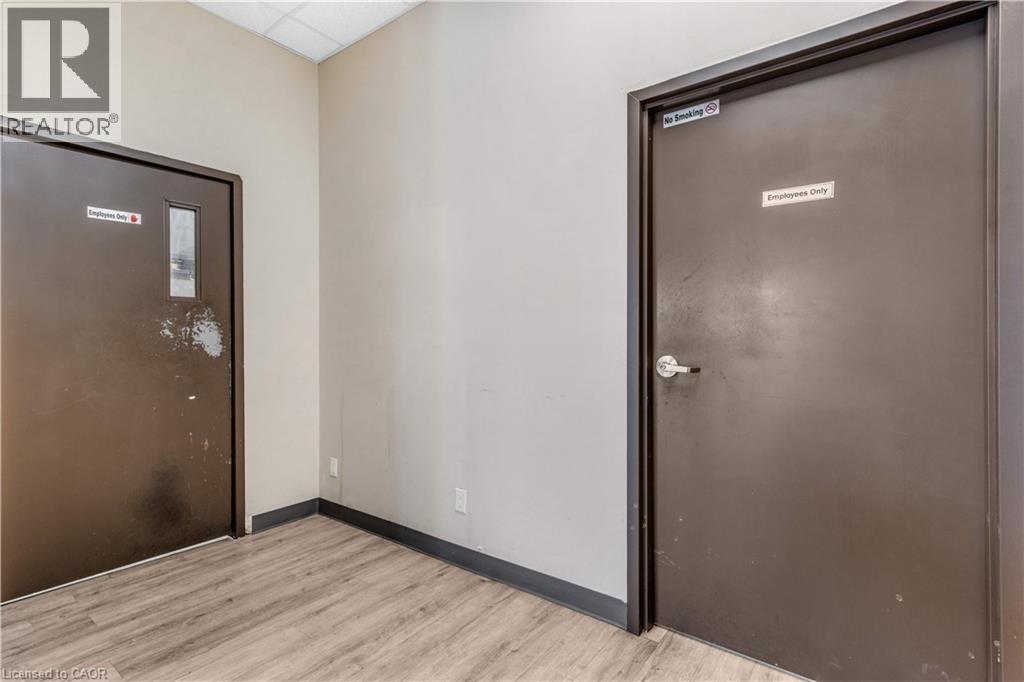 485 N Silvercreek Parkway N Unit# 7, Guelph, Ontario  N1H 7K5 - Photo 17 - 40794697