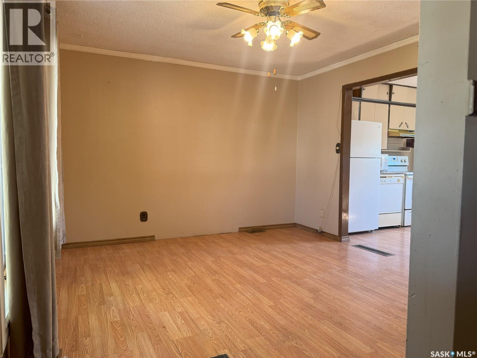 209 Francis Street, Francis, Saskatchewan  S0G 1V0 - Photo 2 - SK017132