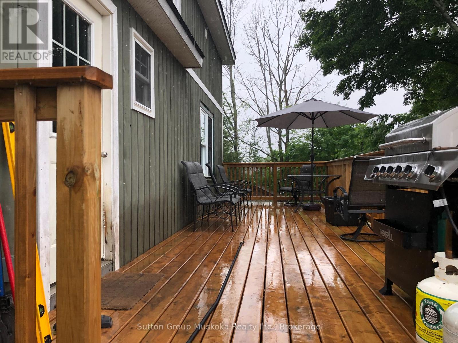 27 Henry Street, Huntsville (Chaffey), Ontario  P1H 1V5 - Photo 2 - X12663168