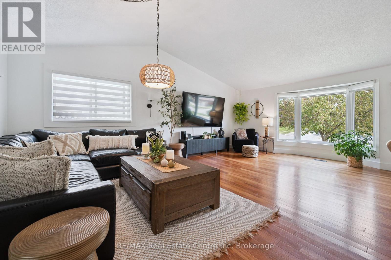 53 Rochelle Drive, Guelph (Willow West/sugarbush/west Acres), Ontario  N1K 1L1 - Photo 10 - X12663310