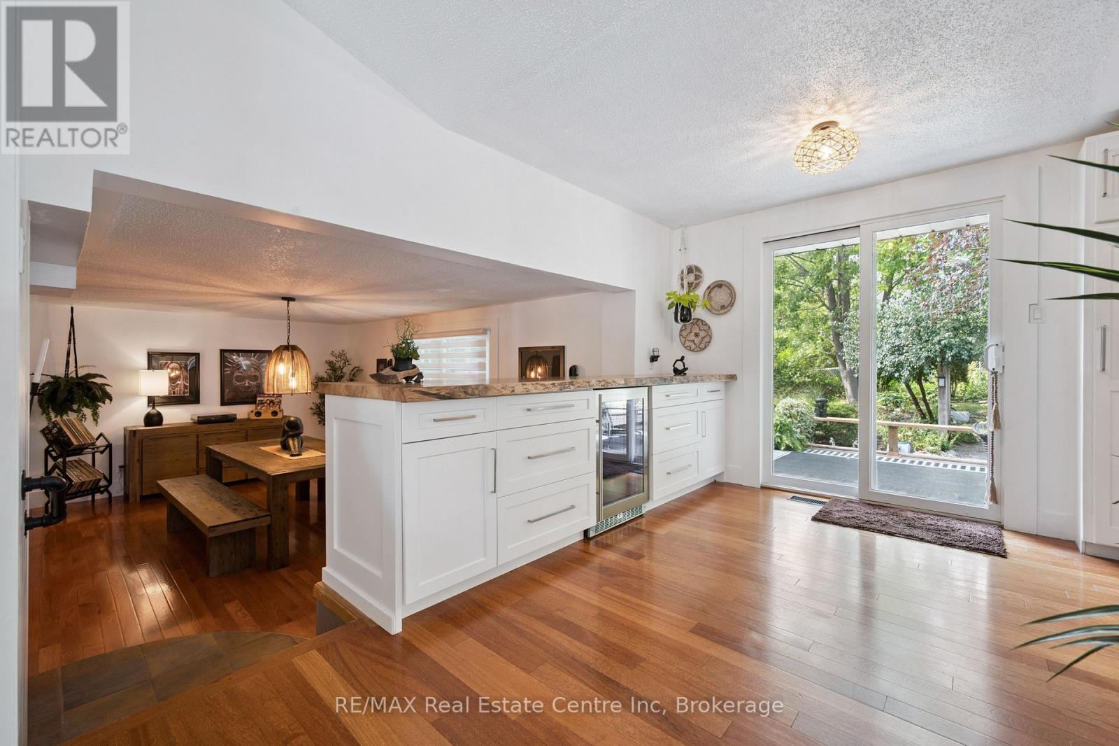 53 Rochelle Drive, Guelph (Willow West/sugarbush/west Acres), Ontario  N1K 1L1 - Photo 12 - X12663310