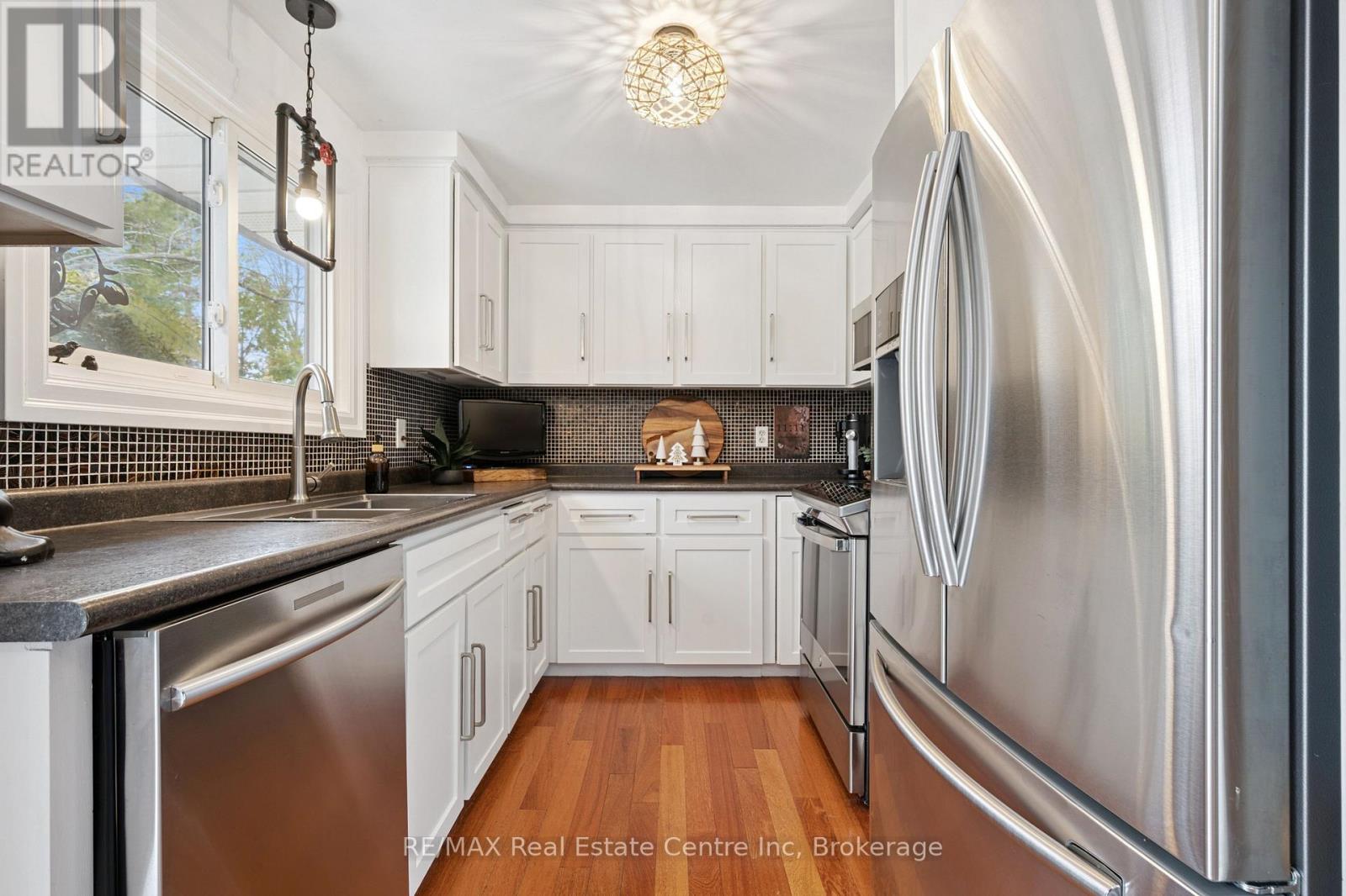 53 Rochelle Drive, Guelph (Willow West/sugarbush/west Acres), Ontario  N1K 1L1 - Photo 14 - X12663310