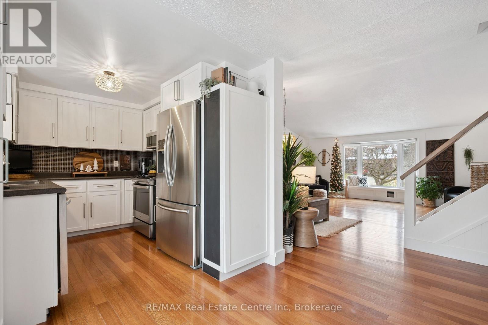 53 Rochelle Drive, Guelph (Willow West/sugarbush/west Acres), Ontario  N1K 1L1 - Photo 17 - X12663310