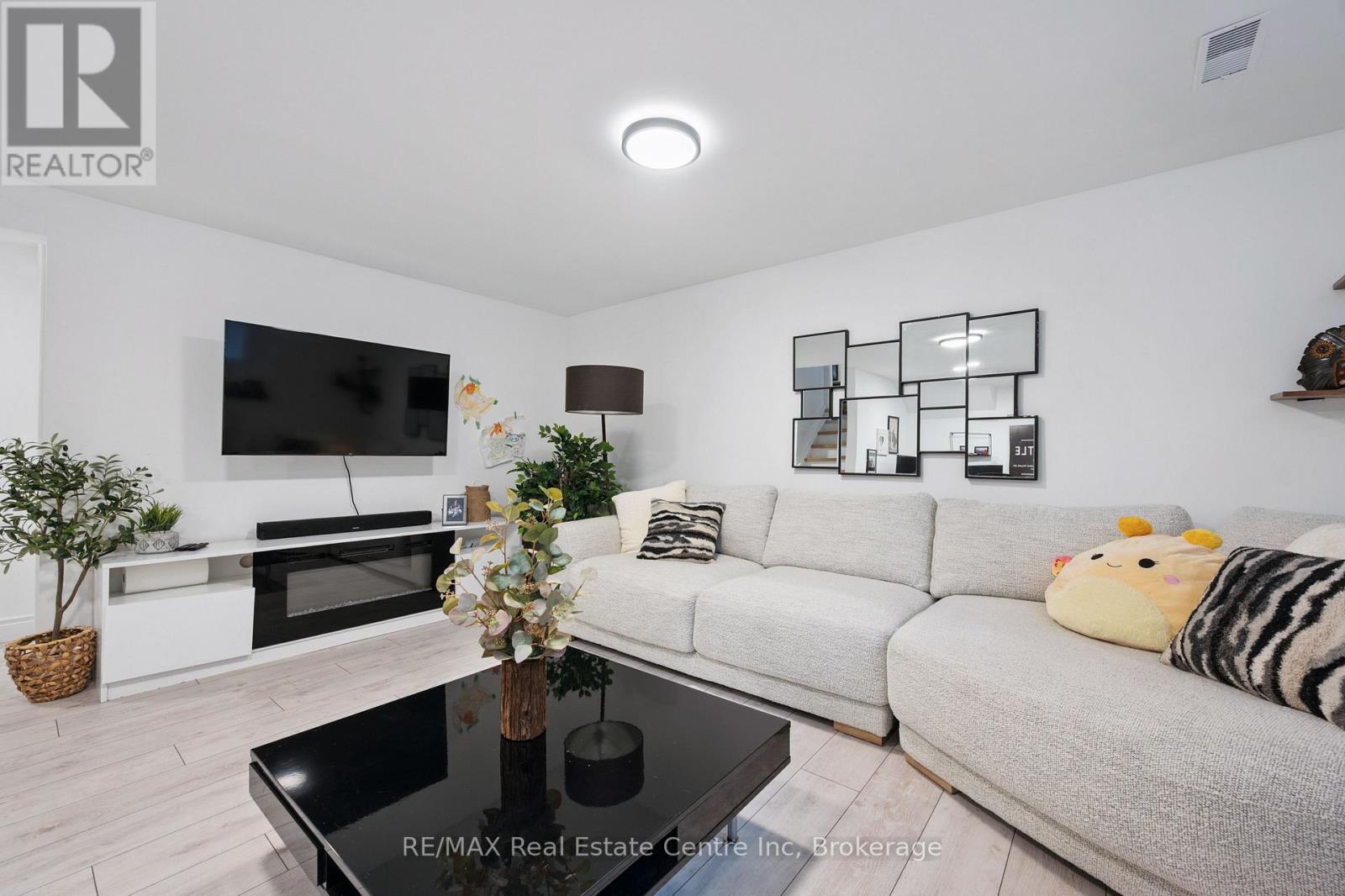 53 Rochelle Drive, Guelph (Willow West/sugarbush/west Acres), Ontario  N1K 1L1 - Photo 29 - X12663310