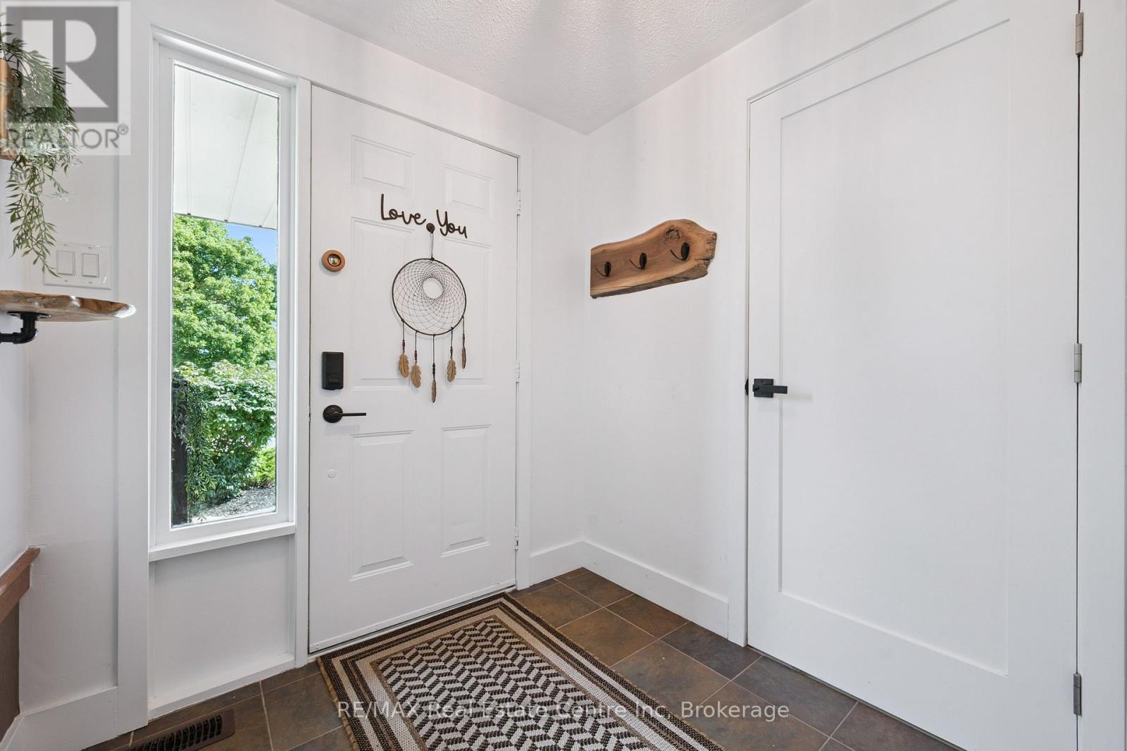 53 Rochelle Drive, Guelph (Willow West/sugarbush/west Acres), Ontario  N1K 1L1 - Photo 3 - X12663310