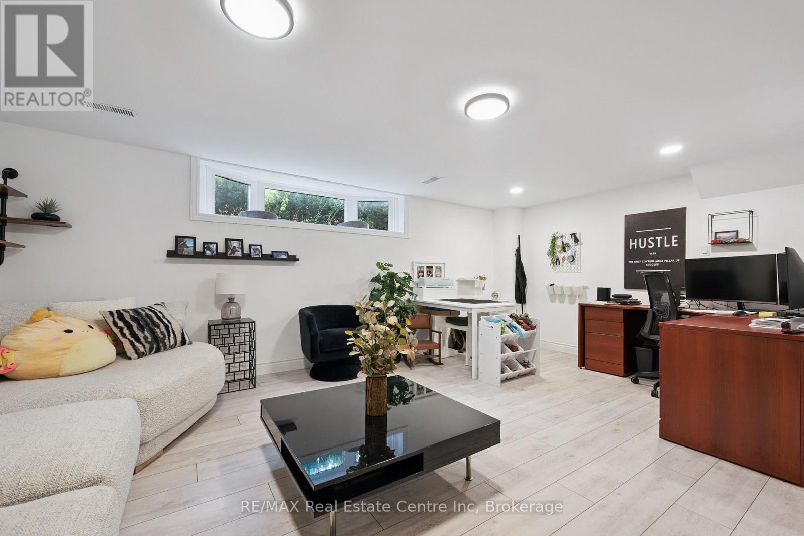 53 Rochelle Drive, Guelph (Willow West/sugarbush/west Acres), Ontario  N1K 1L1 - Photo 30 - X12663310