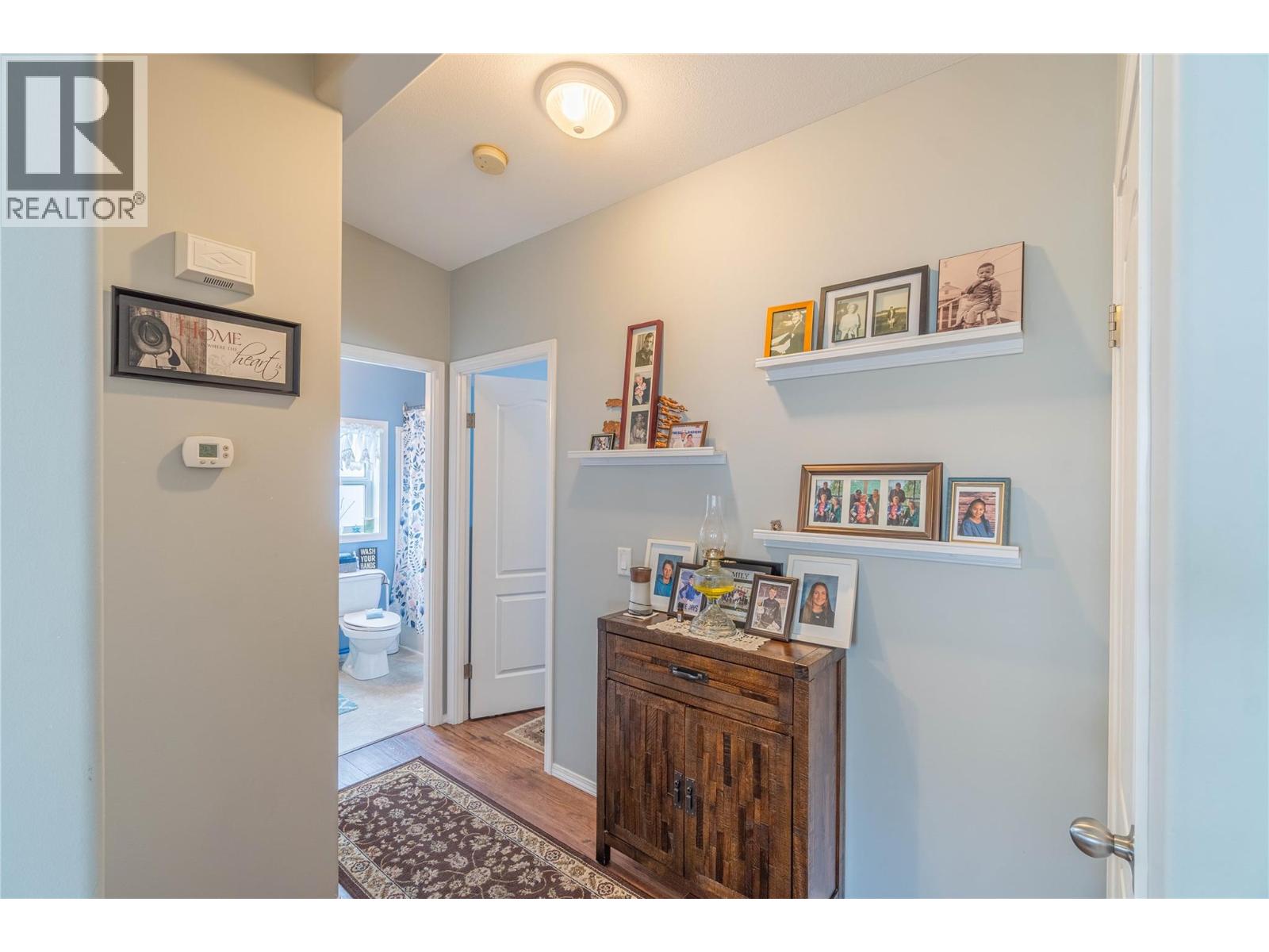 768 Shuswap Road E Unit# 1, Kamloops, British Columbia  V2H 0A4 - Photo 4 - 10371838