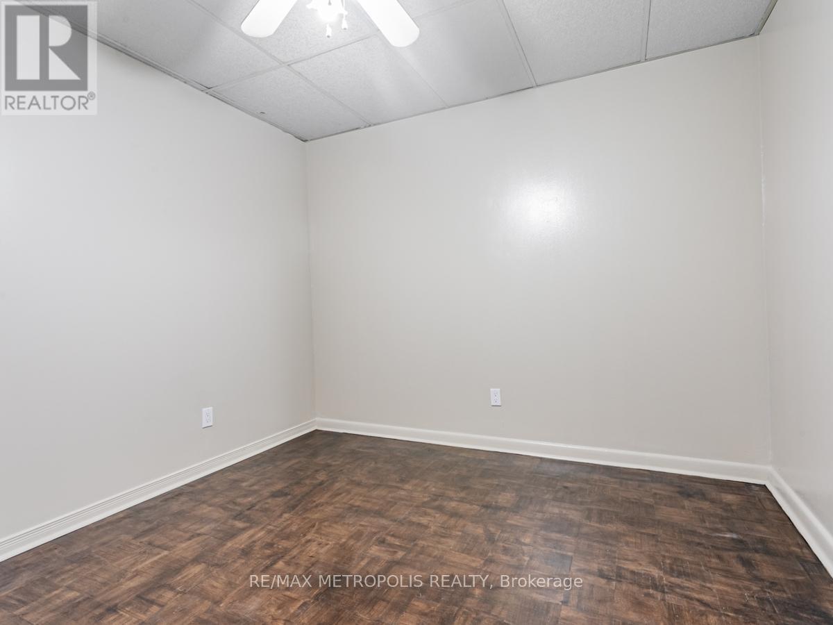 2229a Dundas Street W, Toronto, Ontario  M6R 1X6 - Photo 11 - W12662658