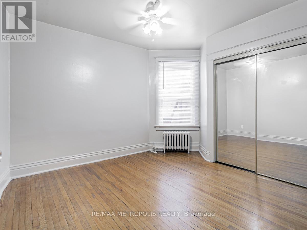 2229a Dundas Street W, Toronto, Ontario  M6R 1X6 - Photo 12 - W12662658