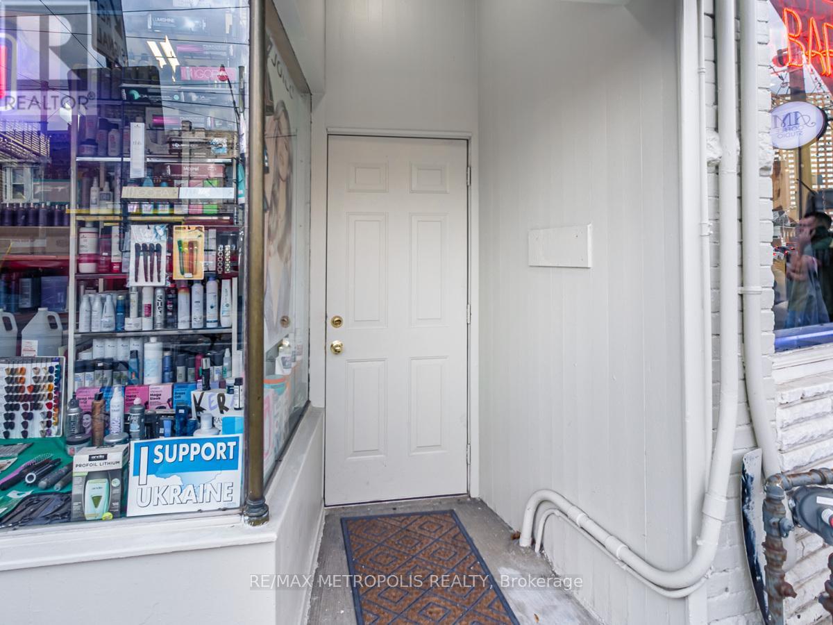 2229a Dundas Street W, Toronto, Ontario  M6R 1X6 - Photo 2 - W12662658
