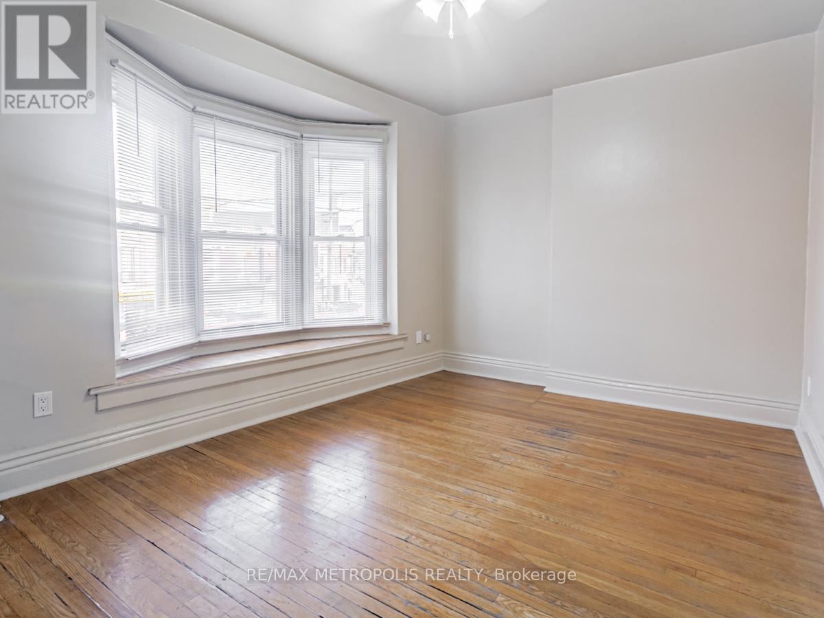 2229a Dundas Street W, Toronto, Ontario  M6R 1X6 - Photo 21 - W12662658