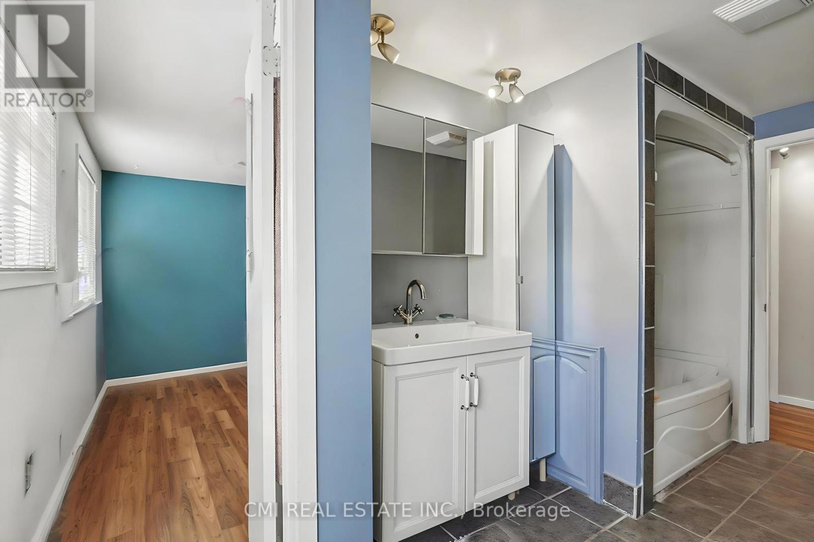 360 Culpepper Place, Waterloo, Ontario  N2L 5L3 - Photo 14 - X12523098