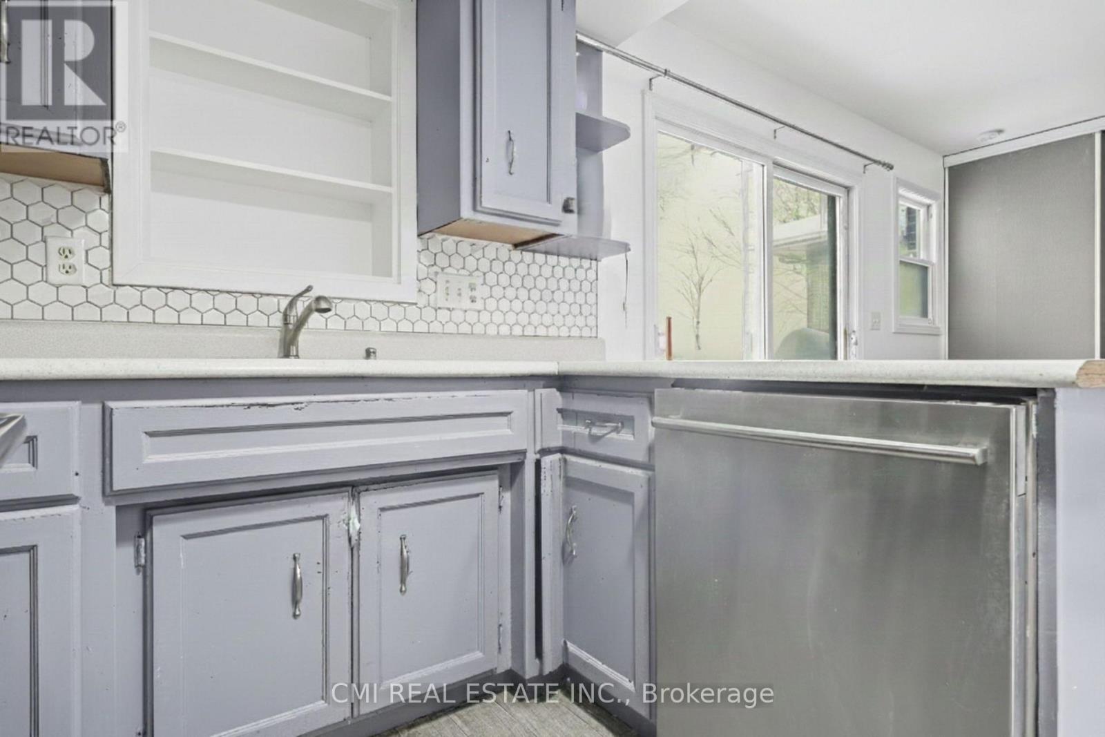 360 Culpepper Place, Waterloo, Ontario  N2L 5L3 - Photo 22 - X12523098