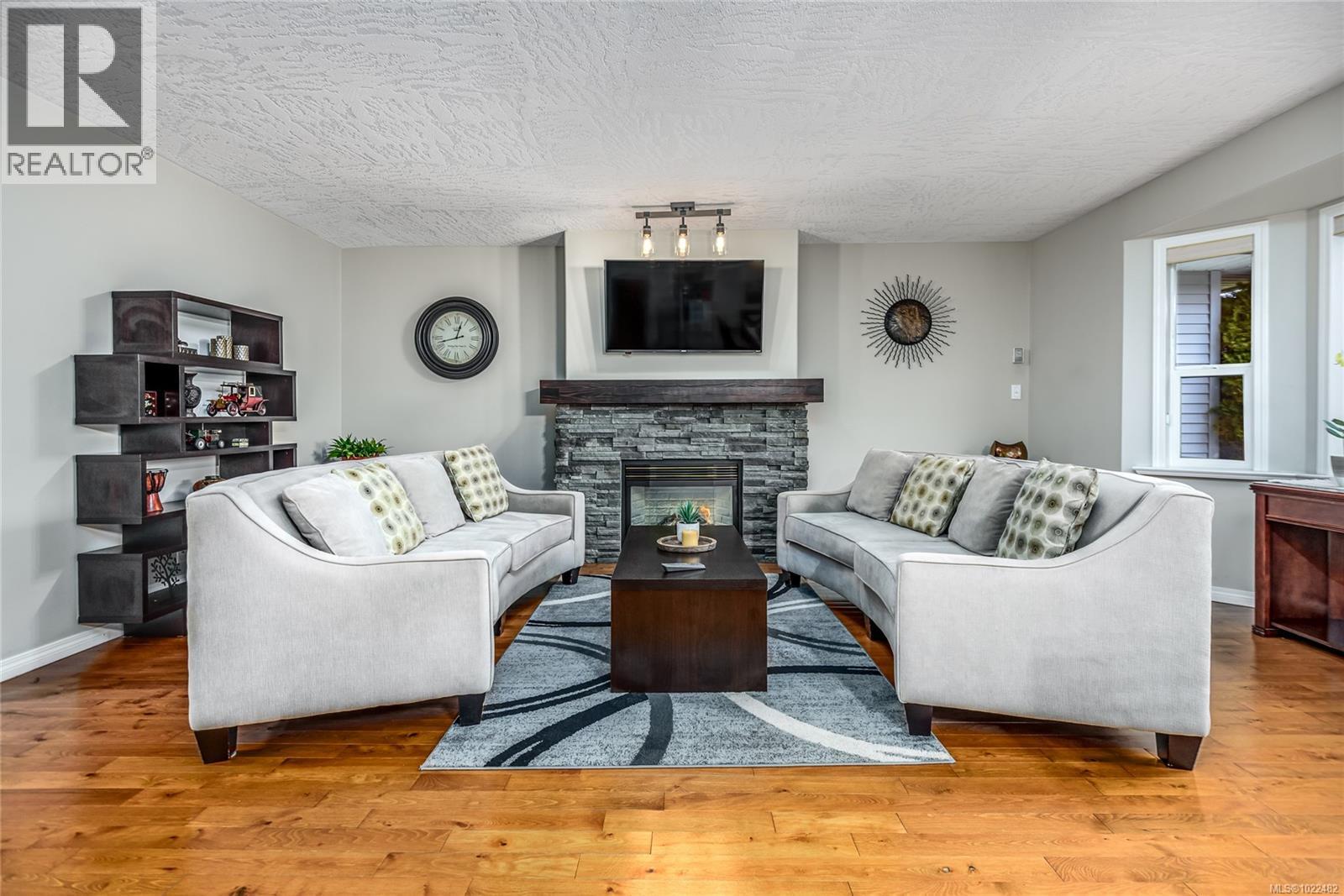 1940 St. Andrews Pl, Courtenay, British Columbia  V9N 9J4 - Photo 2 - 1022482