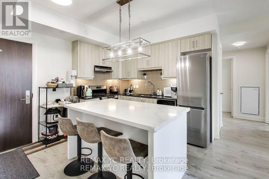 1002 - 68 Canterbury Place, Toronto, Ontario  M2N 0J3 - Photo 5 - C12663196