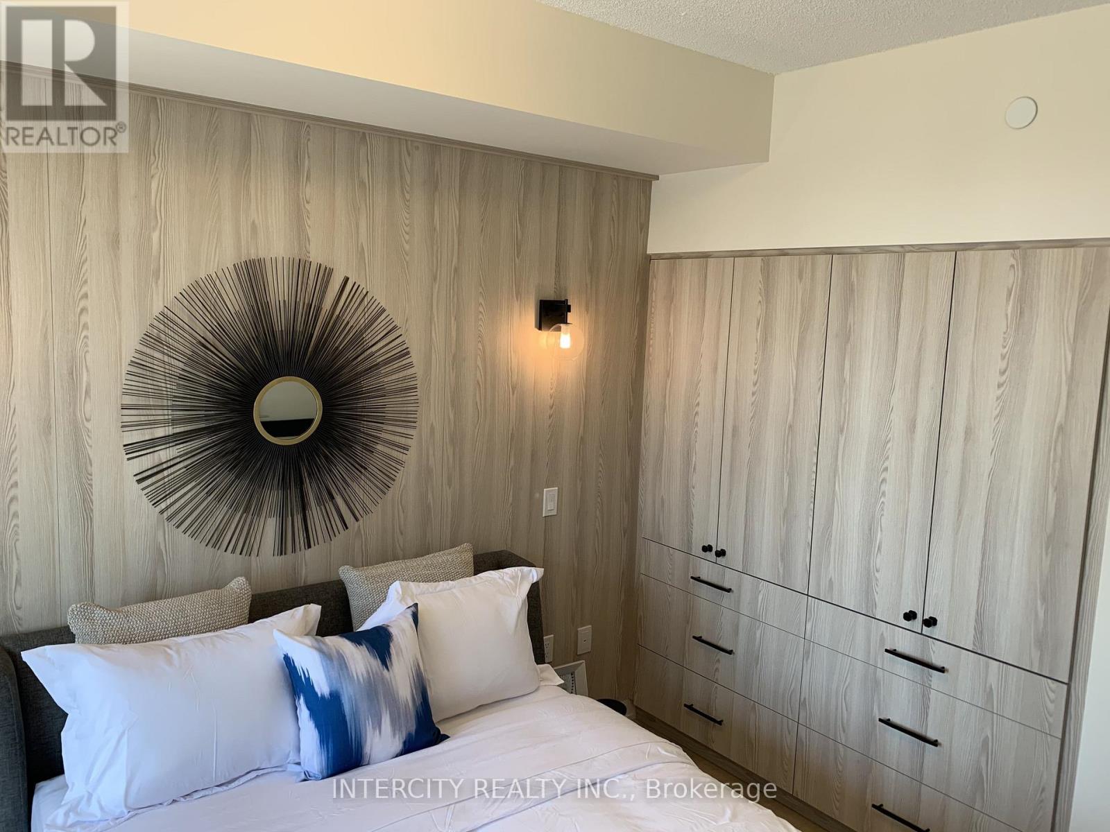 2516 - 330 Richmond Street W, Toronto, Ontario  M5V 1X2 - Photo 21 - C12663230