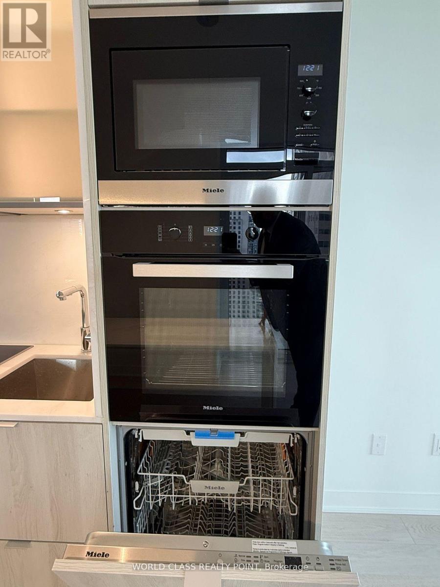 3407 - 11 Yorkville Avenue, Toronto, Ontario  M4W 0B7 - Photo 17 - C12663264