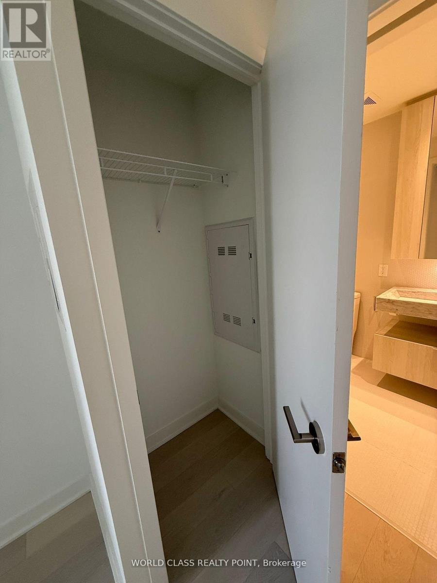 3407 - 11 Yorkville Avenue, Toronto, Ontario  M4W 0B7 - Photo 4 - C12663264