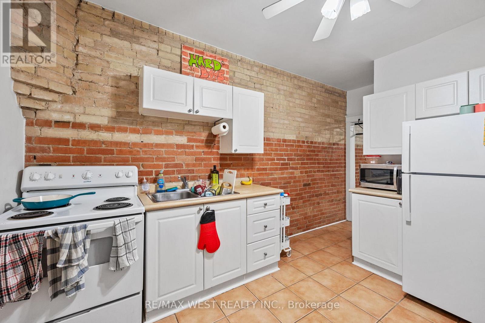 935 Bathurst Street, Toronto, Ontario  M5R 3G4 - Photo 13 - C12663268