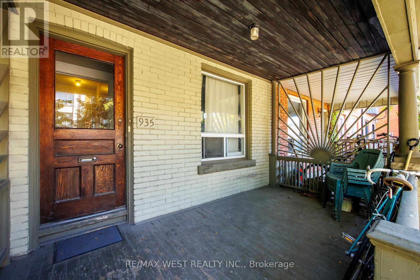 935 Bathurst Street, Toronto, Ontario  M5R 3G4 - Photo 3 - C12663268