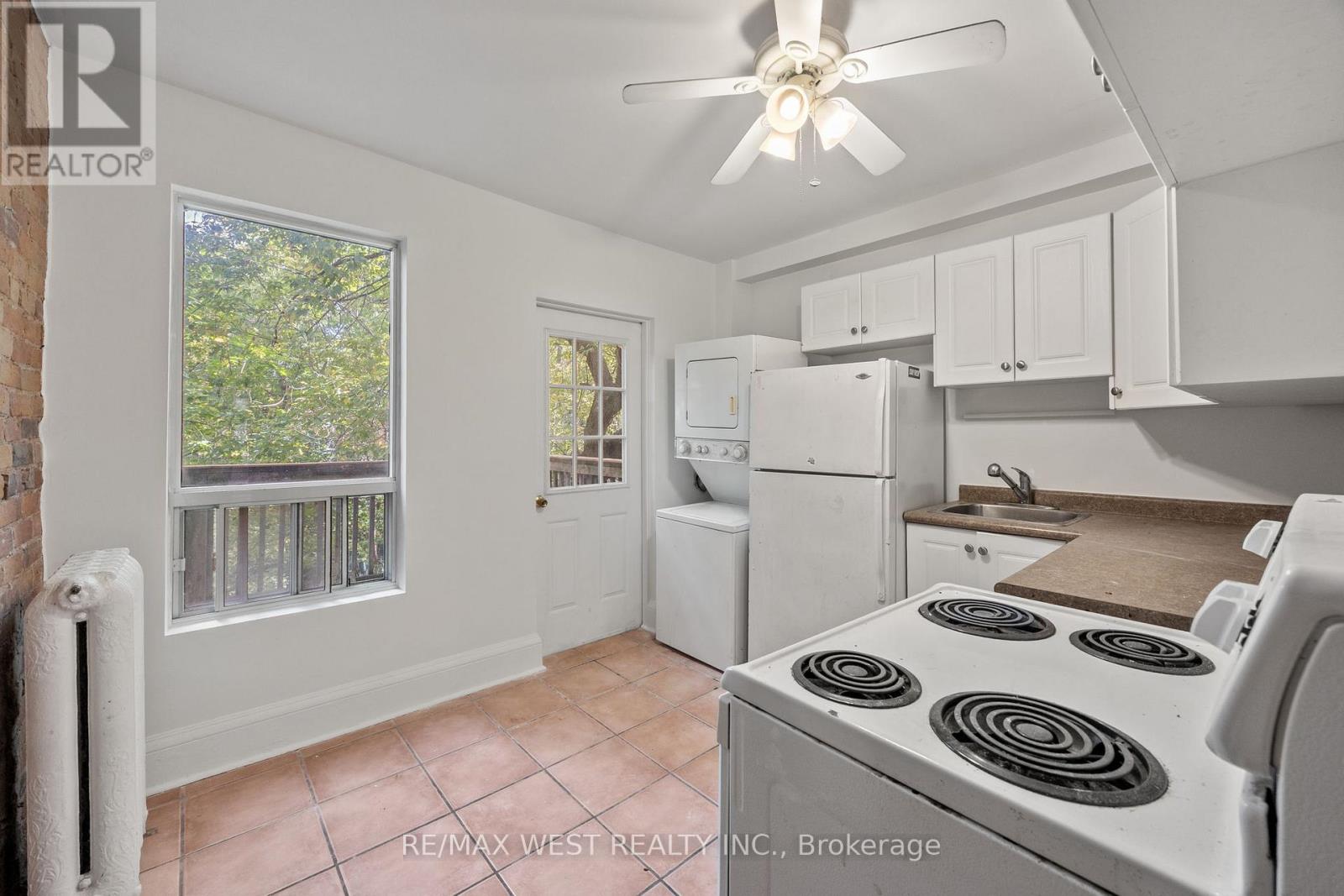 937 Bathurst Street, Toronto, Ontario  M5R 3G4 - Photo 12 - C12663272