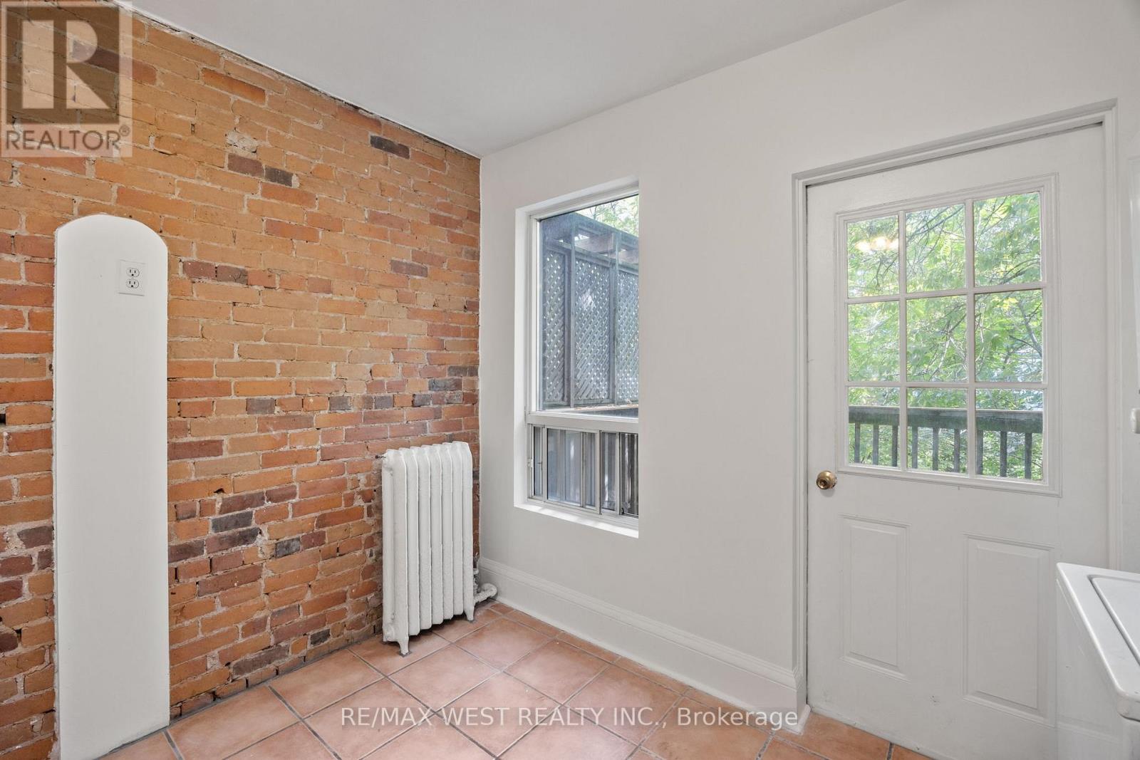 937 Bathurst Street, Toronto, Ontario  M5R 3G4 - Photo 14 - C12663272