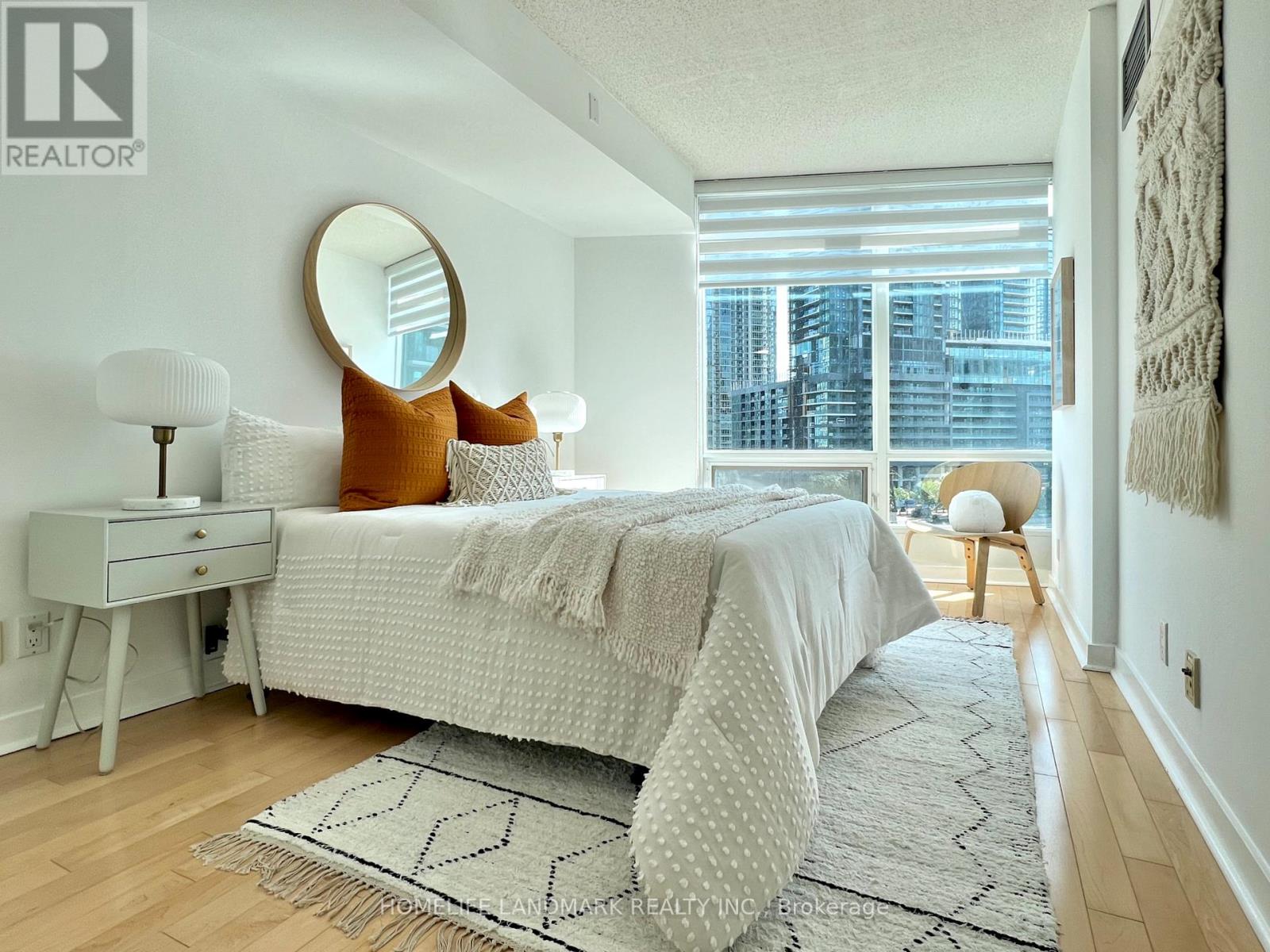 706 - 361 Front Street W, Toronto, Ontario  M5V 3R5 - Photo 2 - C12663282