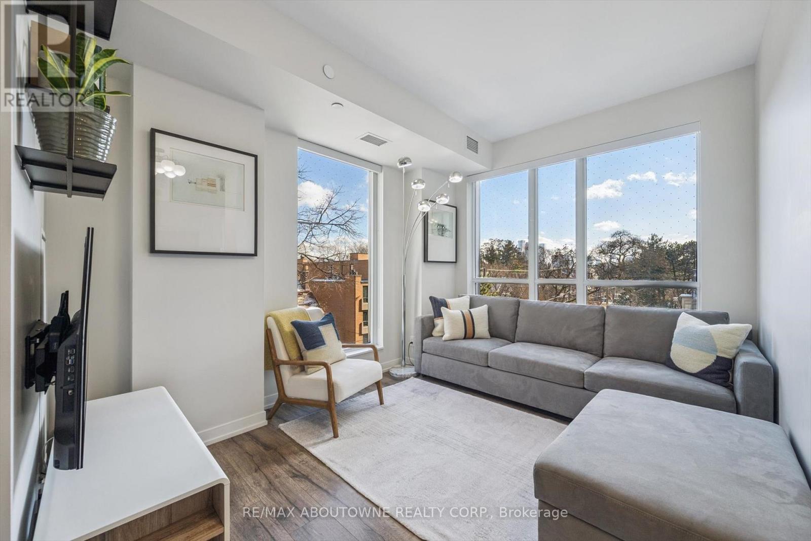 317 - 223 St Clair Avenue W, Toronto, Ontario  M4V 0A5 - Photo 10 - C12663286