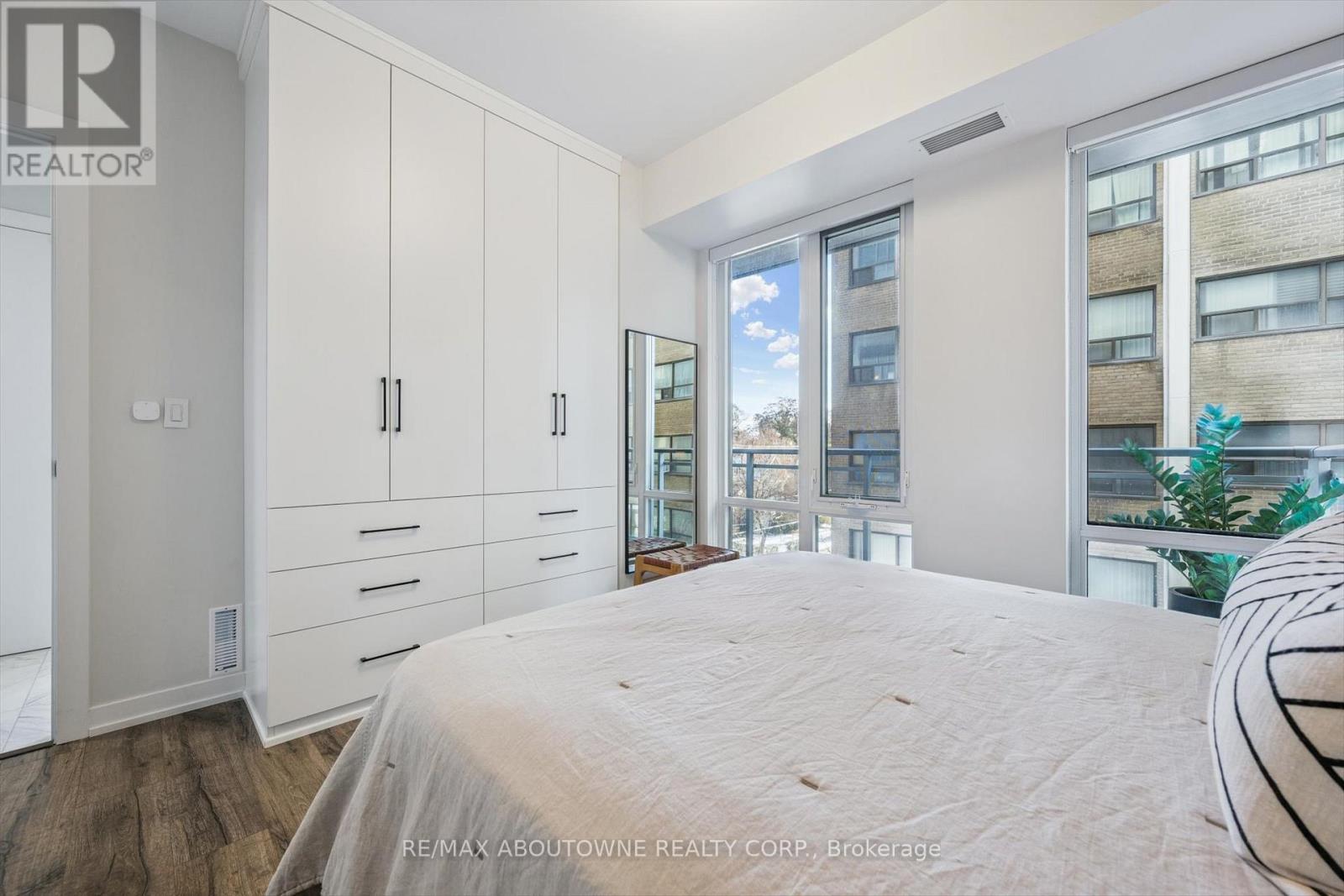 317 - 223 St Clair Avenue W, Toronto, Ontario  M4V 0A5 - Photo 19 - C12663286