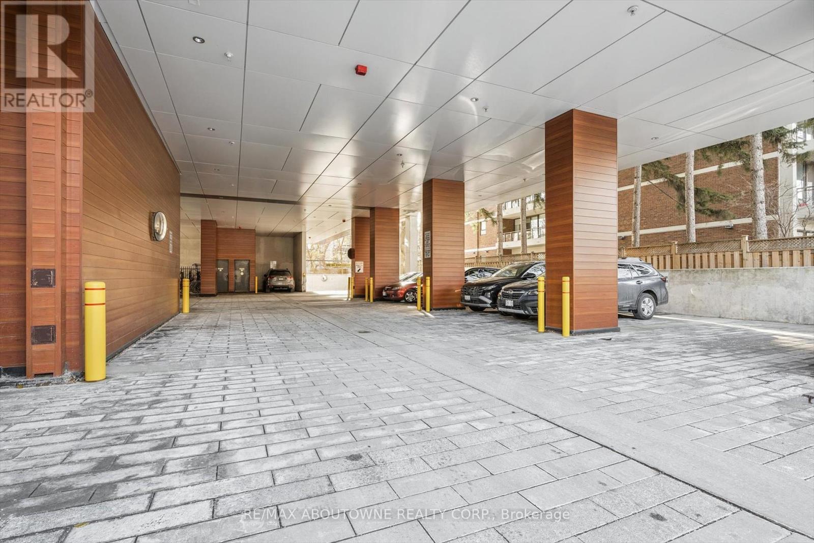 317 - 223 St Clair Avenue W, Toronto, Ontario  M4V 0A5 - Photo 2 - C12663286